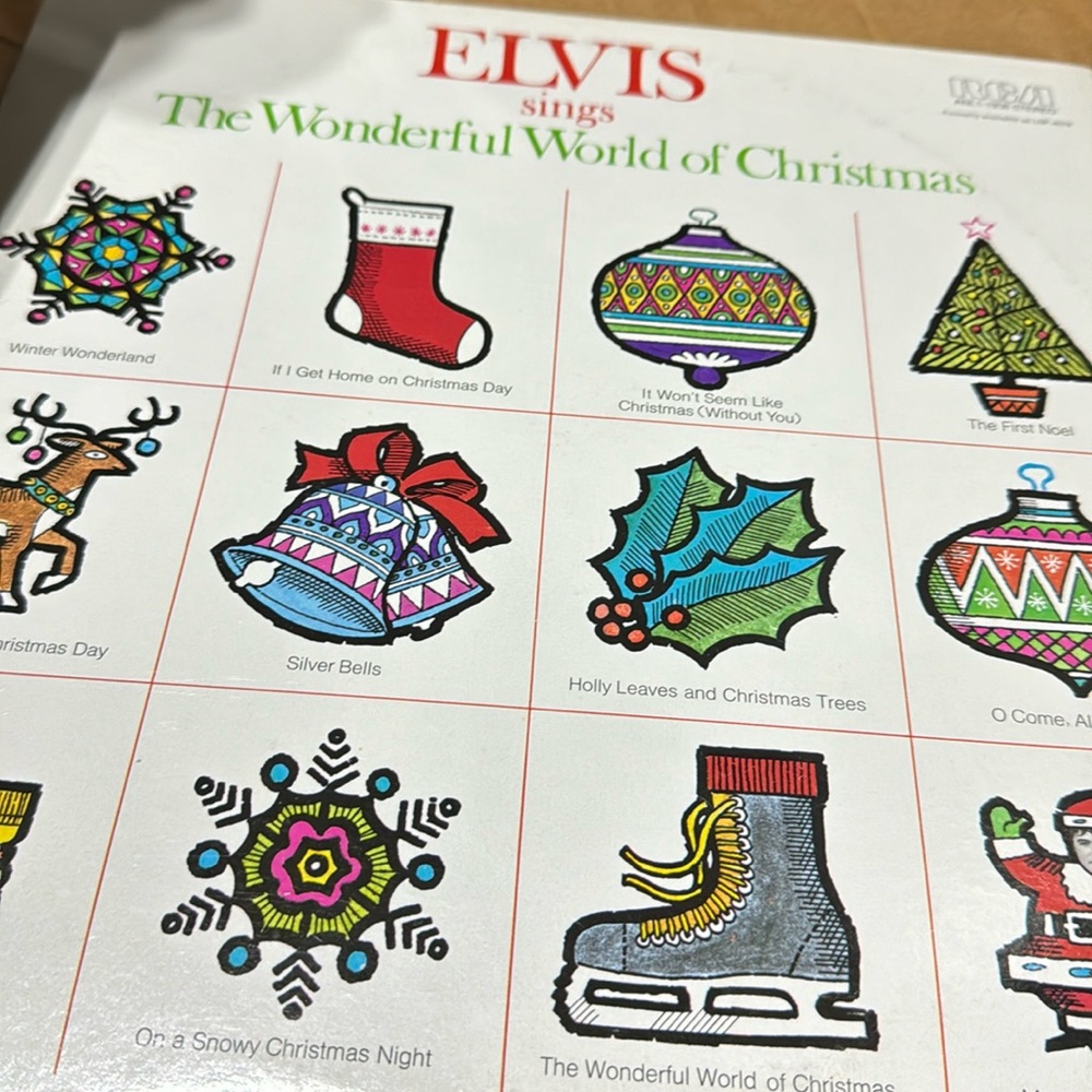 Elvis sing the wonderful world of Christmas